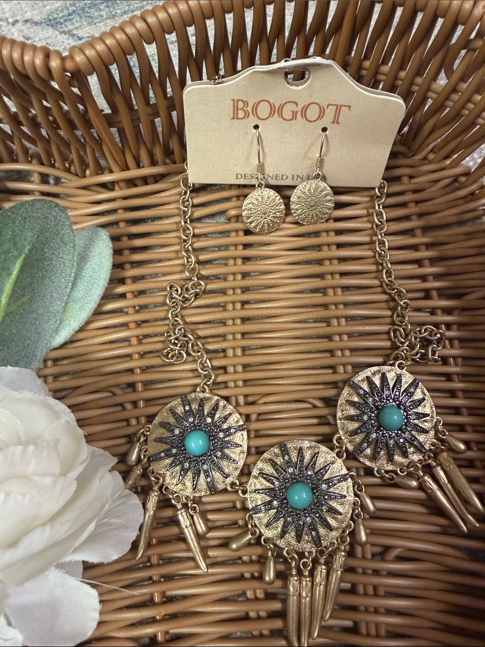 BOHO GOLD STATEMENT NECKLACE W/MATCHING EARINGS - NWT